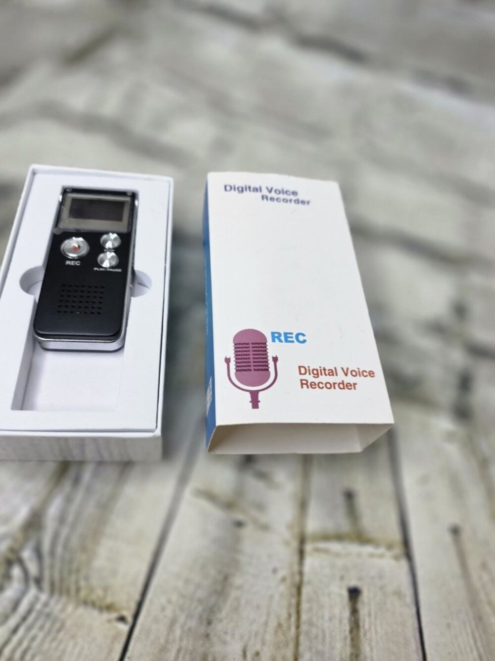 Professional Digital Voice Recorder Black 8GB Tested Works w Cords